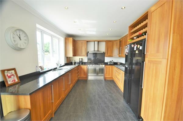 Aberdare Gardens, Mill Hill